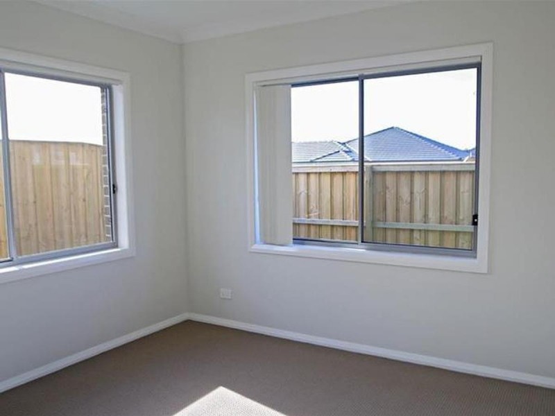 1/34 Grasshawk Drive, Chisholm NSW 2322