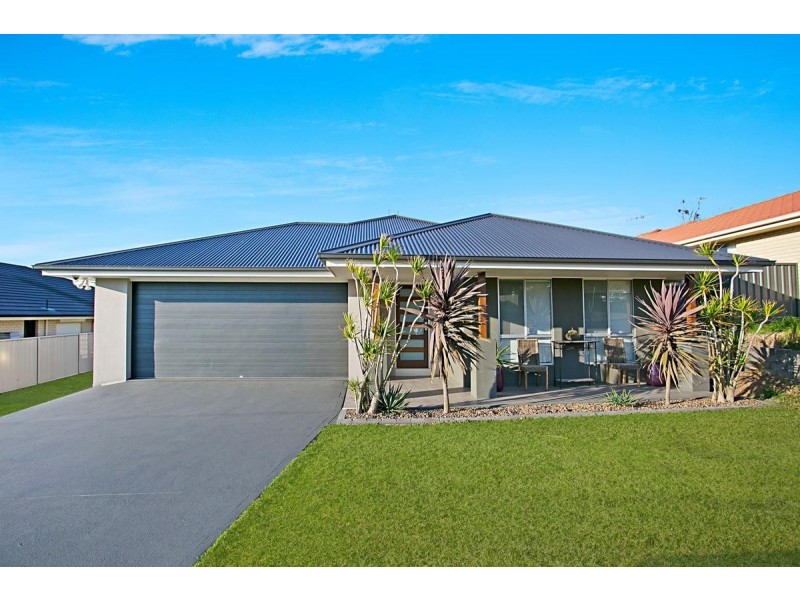 22 Diamond Circuit, Rutherford NSW 2320