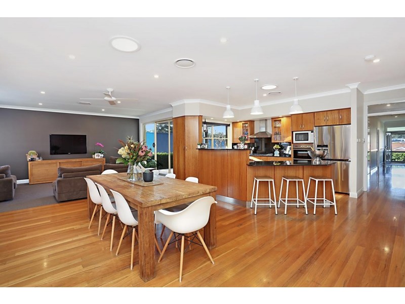 5 Amber Grove, Bolwarra Heights NSW 2320