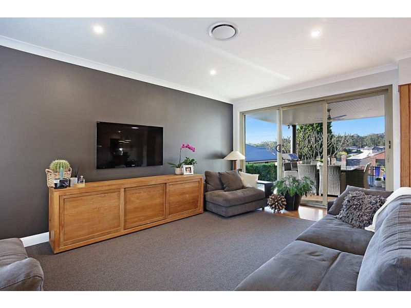 5 Amber Grove, Bolwarra Heights NSW 2320