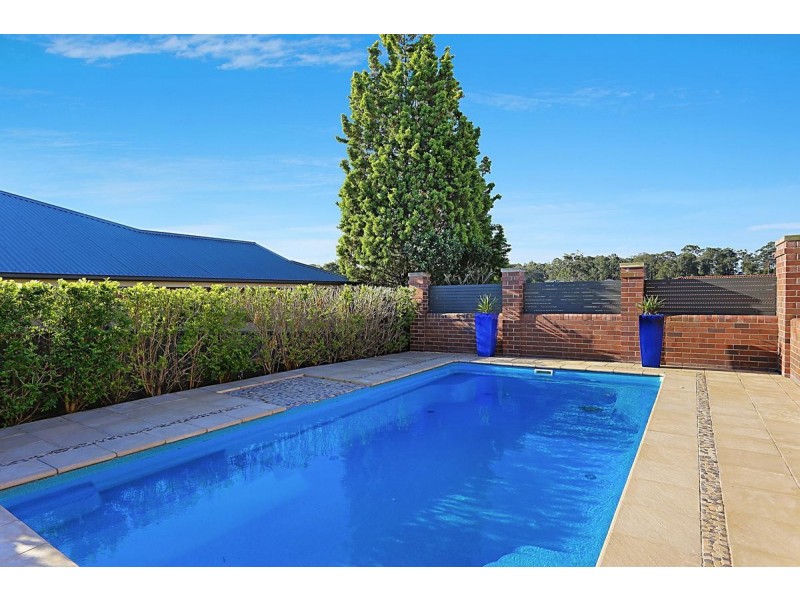 5 Amber Grove, Bolwarra Heights NSW 2320