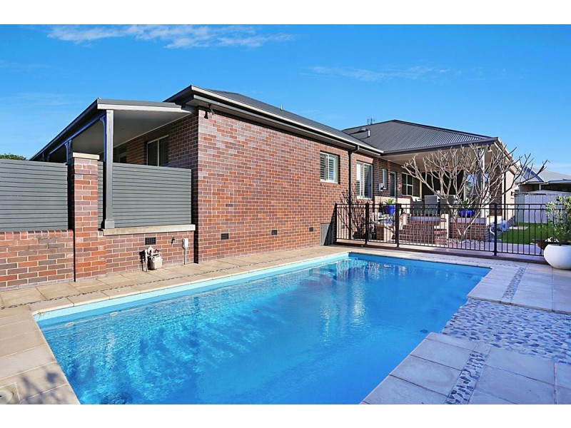 5 Amber Grove, Bolwarra Heights NSW 2320