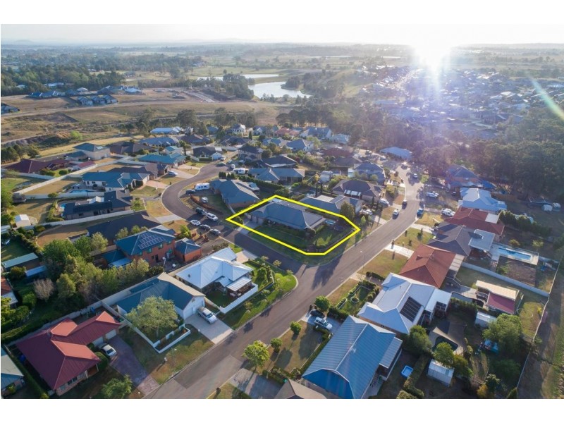 5 Amber Grove, Bolwarra Heights NSW 2320