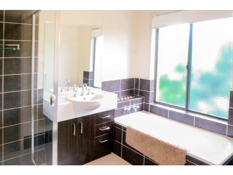 7 Galeff Place, Bolwarra Heights NSW 2320