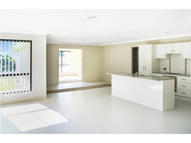 10 Vikki Avenue, Rutherford NSW 2320