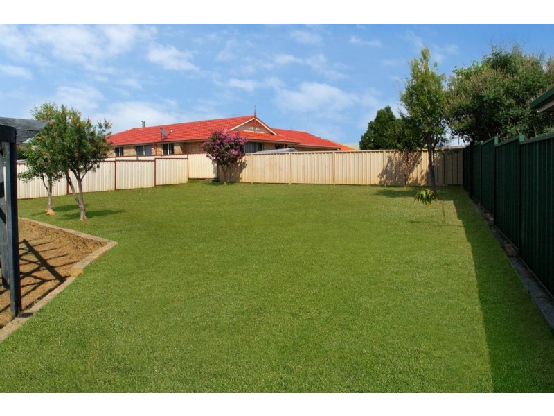 42 STREETON DRIVE, Metford NSW 2323