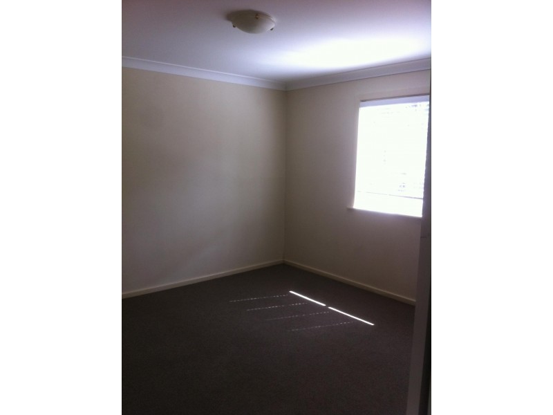 4/233 NEW ENGLAND HIGHWAY, Rutherford NSW 2320