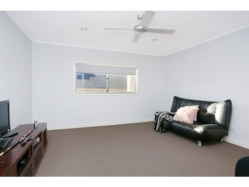 22 DIAMOND CIRCUIT, Rutherford NSW 2320