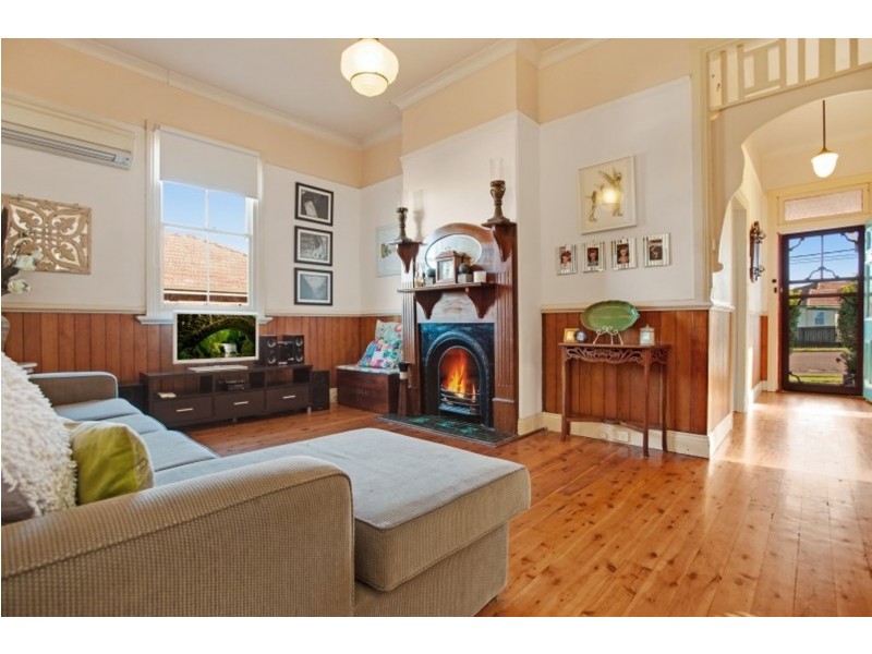 38 HUNTER STREET, East Maitland NSW 2323