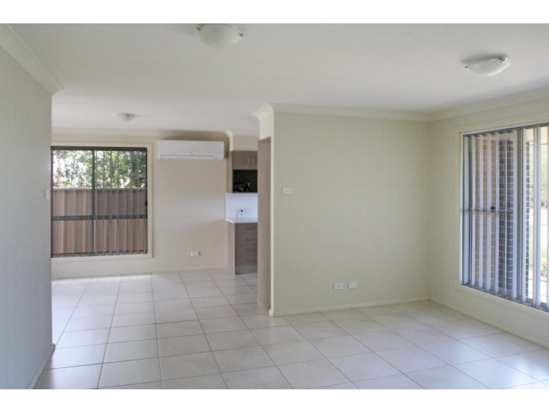 1/11 WINDERMERE ROAD, Lochinvar NSW 2321