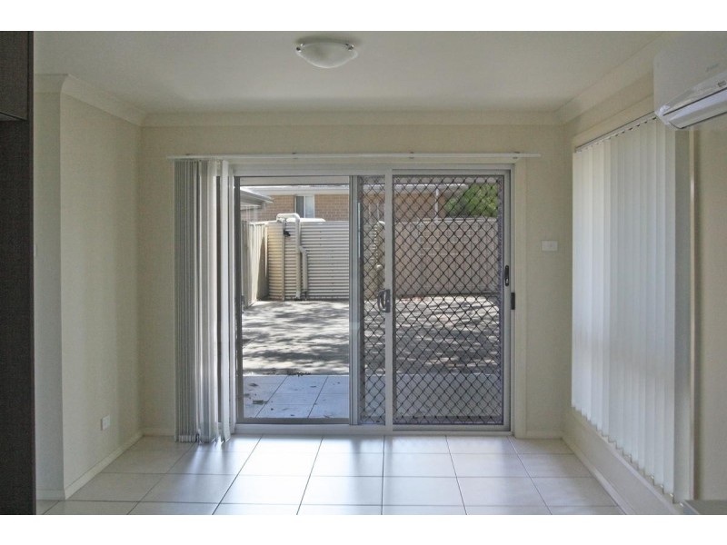 1/11 WINDERMERE ROAD, Lochinvar NSW 2321