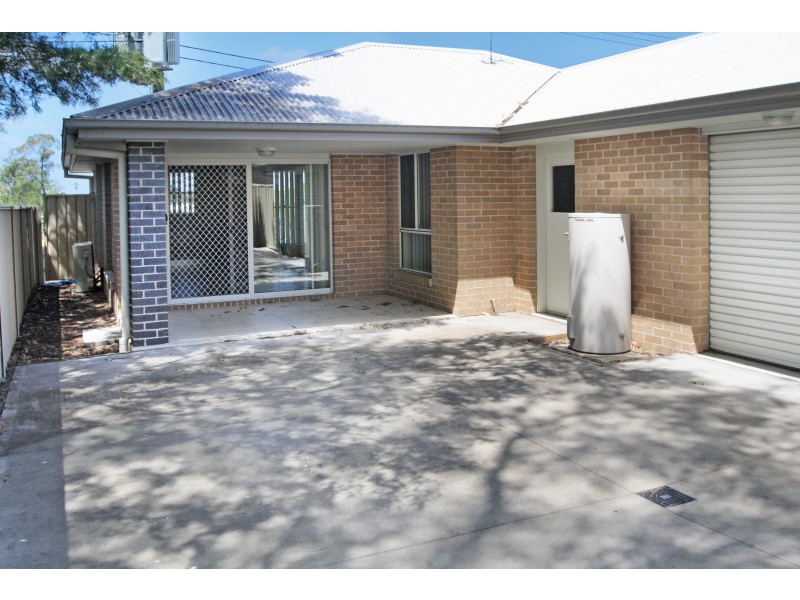 1/11 WINDERMERE ROAD, Lochinvar NSW 2321