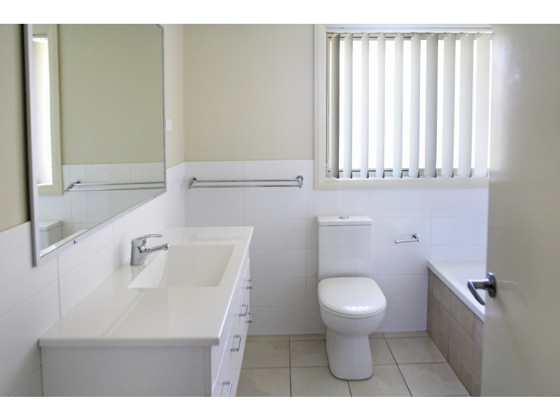 1/11 WINDERMERE ROAD, Lochinvar NSW 2321