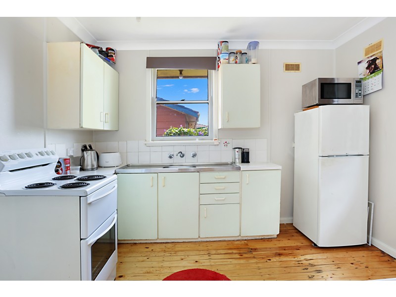 3 SEGENHOE STREET, Woodberry NSW 2322