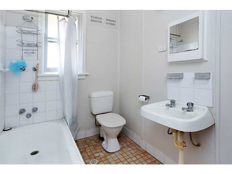 3 SEGENHOE STREET, Woodberry NSW 2322