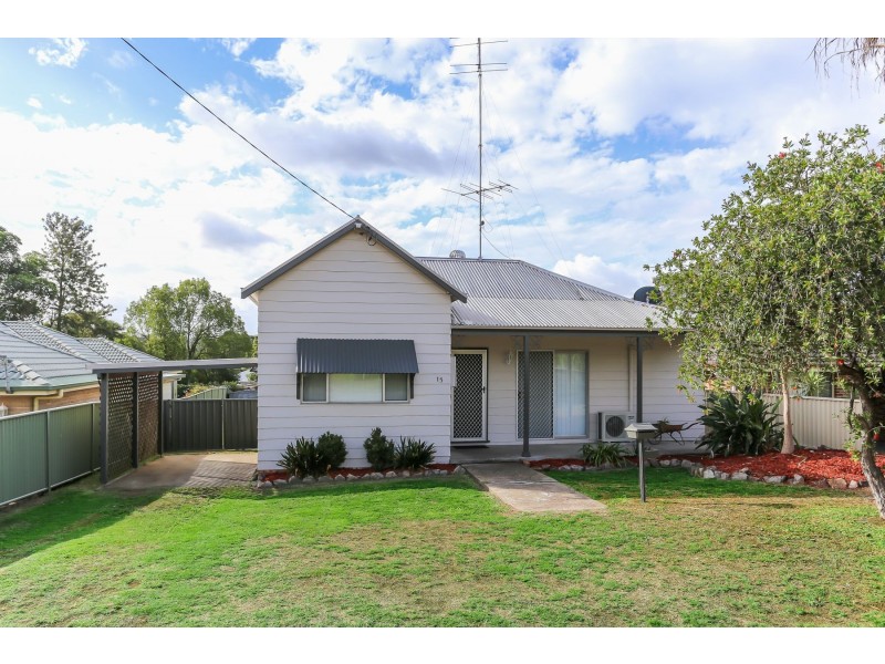 15 ADELAIDE STREET, Paxton NSW 2325