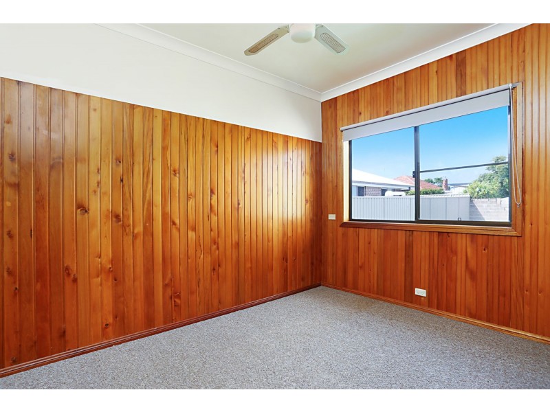 8 THIRD AVENUE, Rutherford NSW 2320