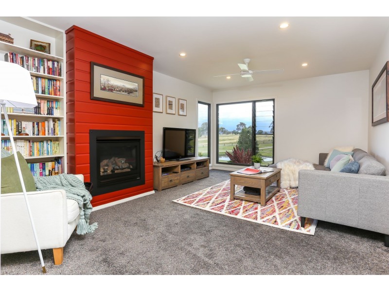 23 Lang Drive, Bolwarra Heights NSW 2320