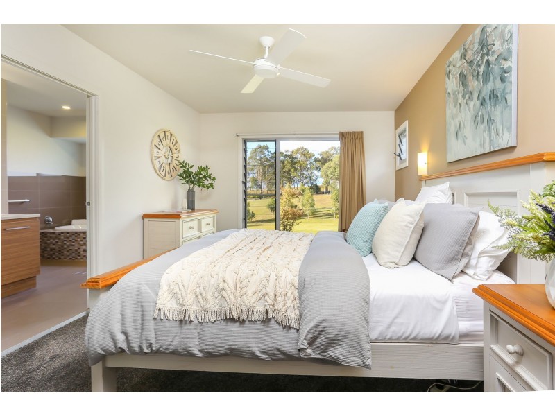 23 Lang Drive, Bolwarra Heights NSW 2320