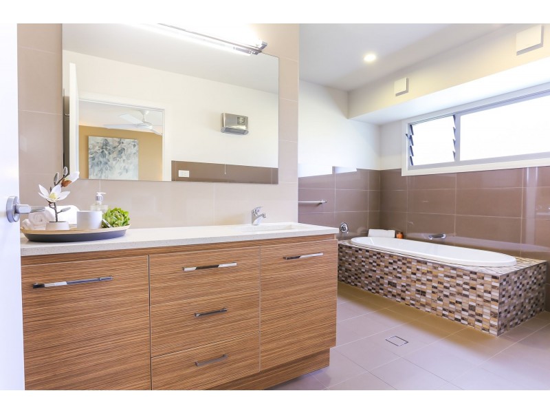 23 Lang Drive, Bolwarra Heights NSW 2320