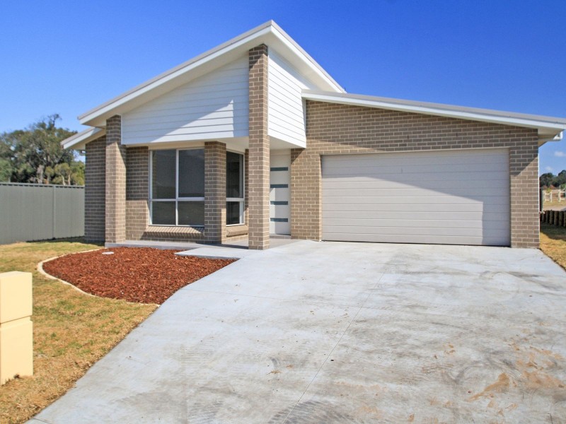 14 Gleneagles Avenue, Heddon Greta NSW 2321