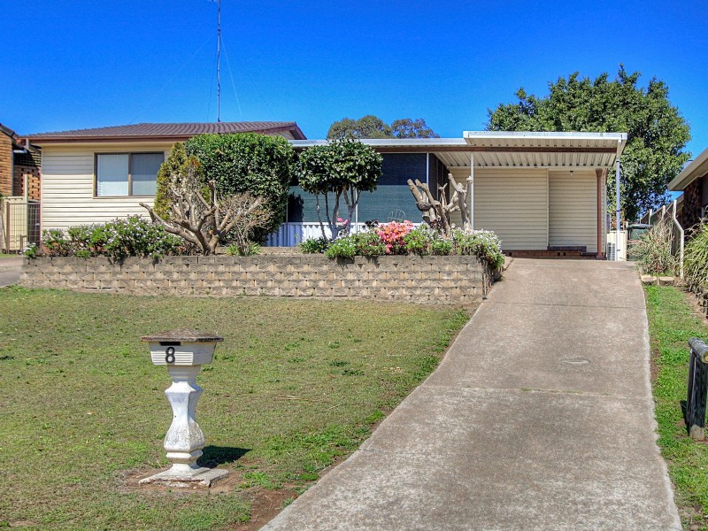 8 Unicomb Close, Rutherford NSW 2320
