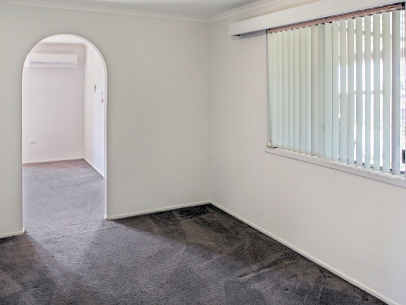 8 Unicomb Close, Rutherford NSW 2320