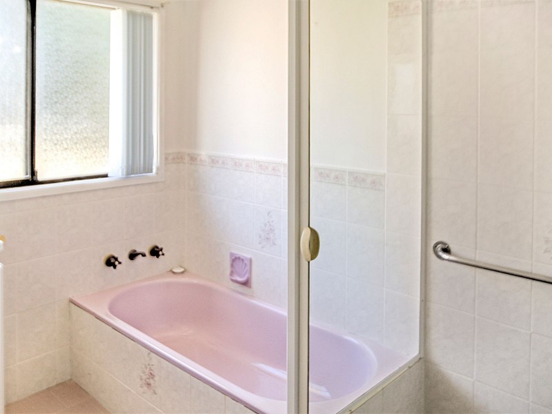 8 Unicomb Close, Rutherford NSW 2320