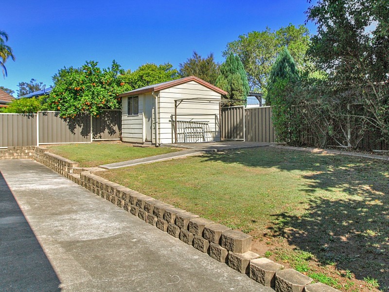 8 Unicomb Close, Rutherford NSW 2320