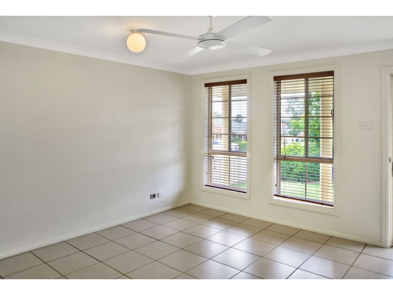 2/45 Carnarvon Circuit, East Maitland NSW 2323