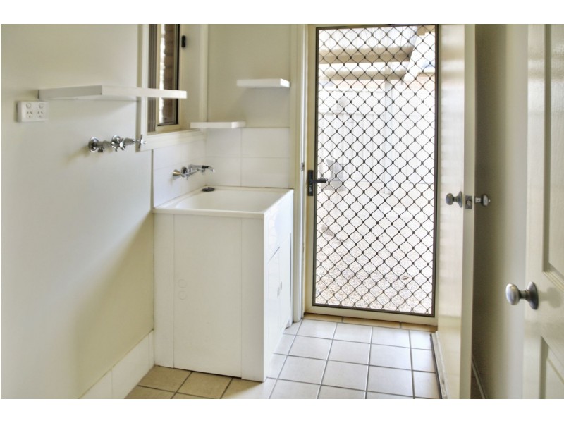 2/45 Carnarvon Circuit, East Maitland NSW 2323