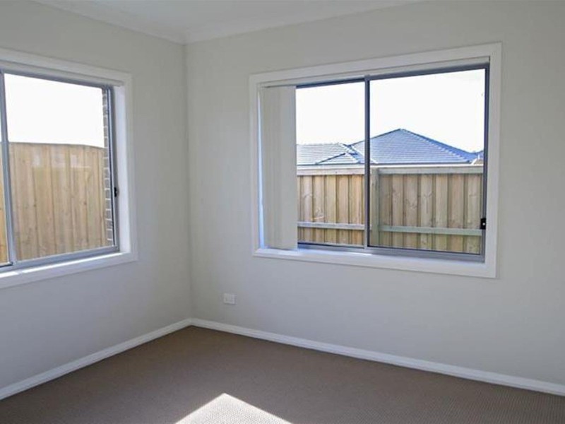 1/34 Grasshawk Drive, Chisholm NSW 2322