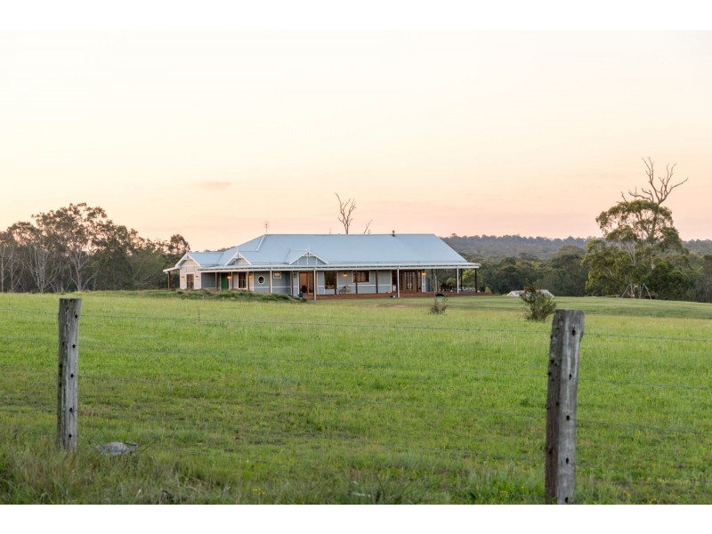 76 James Lane, Bishops Bridge NSW 2326