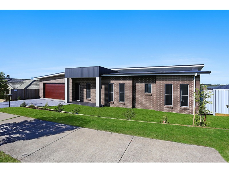 54 McKeachie Drive, Aberglasslyn NSW 2320