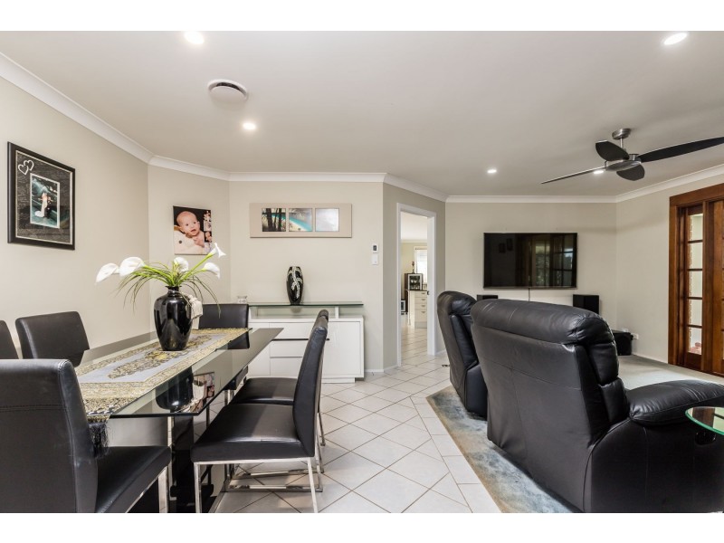 2 Bronte Close, Raworth NSW 2321