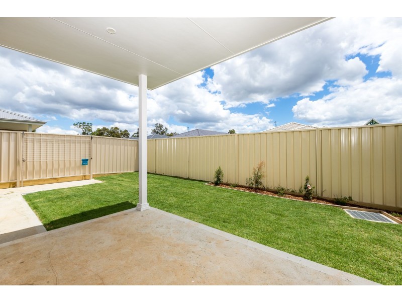 4/31 Waterworks Road, Rutherford NSW 2320