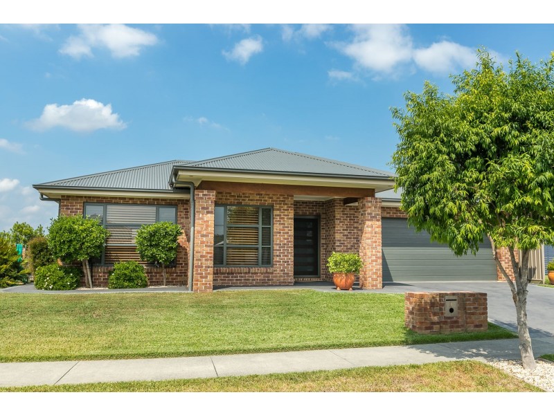 8 Radiant Avenue, Largs NSW 2320