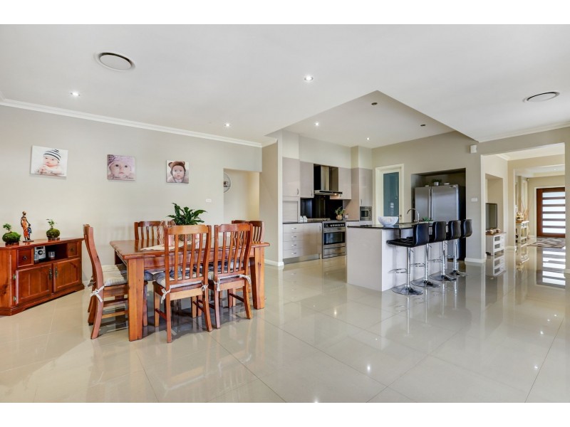 8 Radiant Avenue, Largs NSW 2320