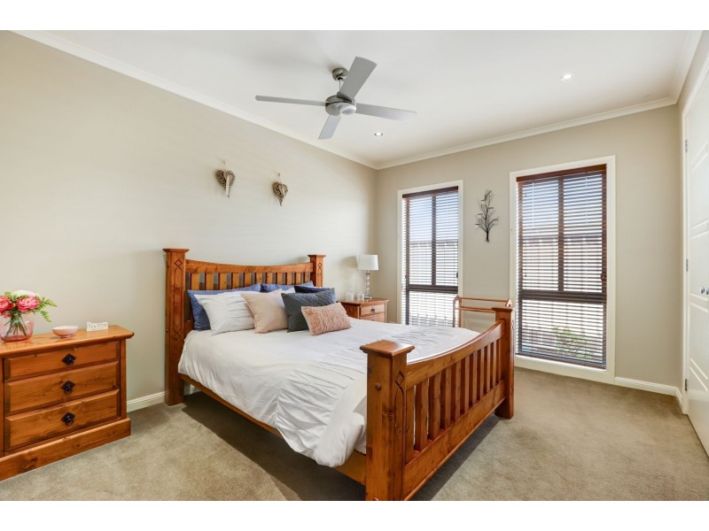 8 Radiant Avenue, Largs NSW 2320