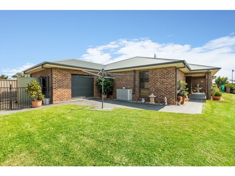 8 Radiant Avenue, Largs NSW 2320