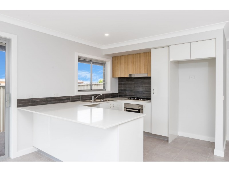 2/31 Waterworks Road, Rutherford NSW 2320