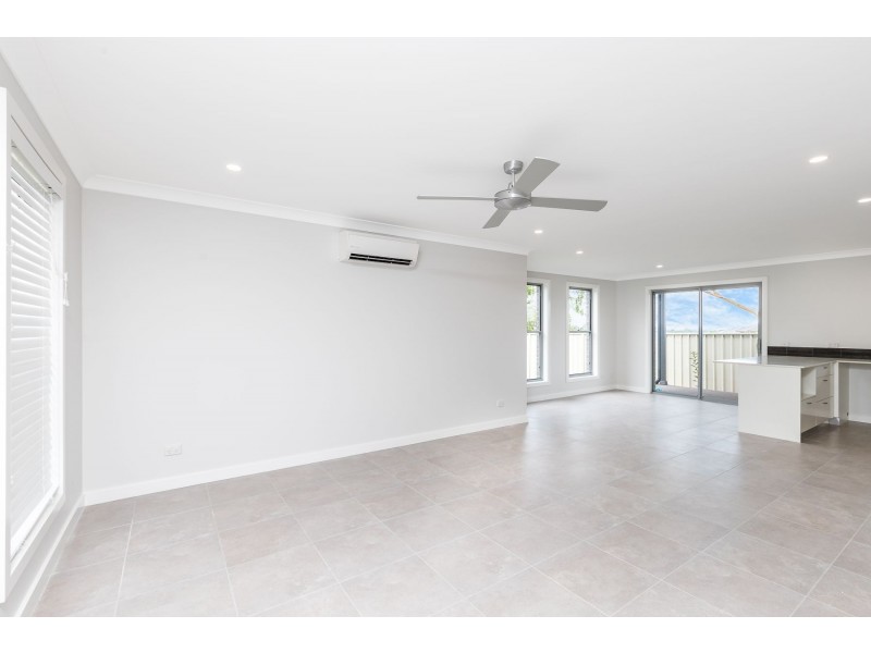 2/31 Waterworks Road, Rutherford NSW 2320