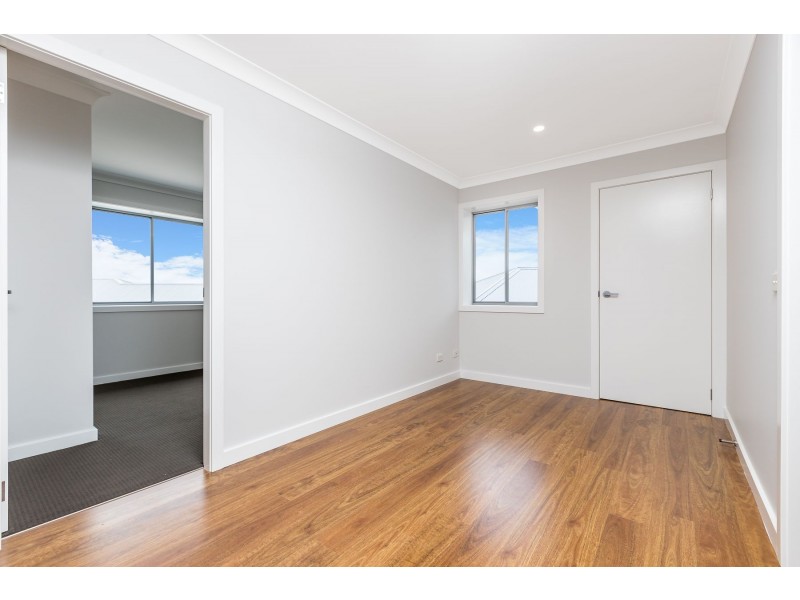 2/31 Waterworks Road, Rutherford NSW 2320