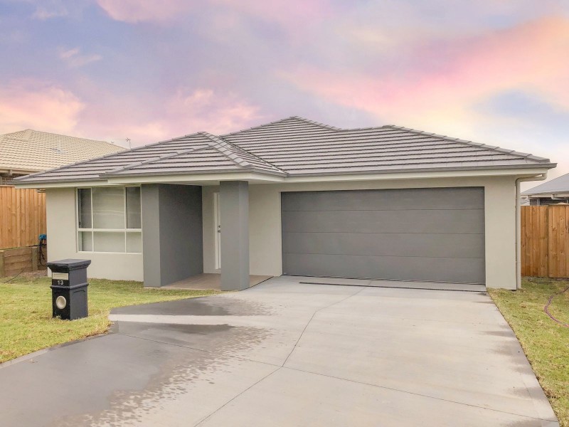 13 Medlar Circuit, Gillieston Heights NSW 2321