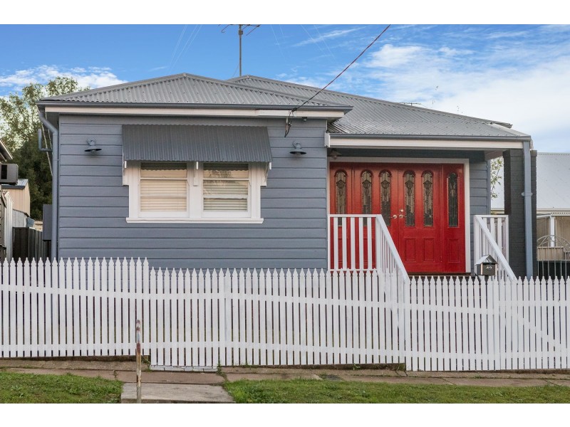 42 South Street, Telarah NSW 2320