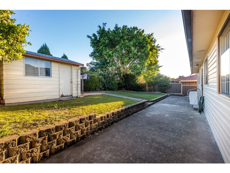 8 Unicomb Close, Rutherford NSW 2320