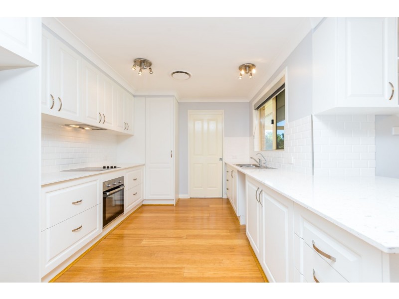 11 Easton Close, Rutherford NSW 2320