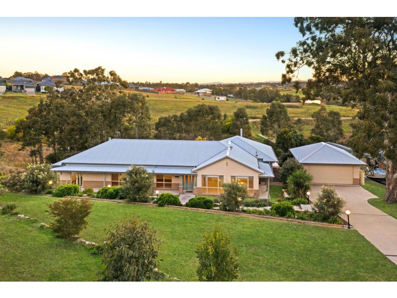 38 Amber Grove, Bolwarra Heights NSW 2320