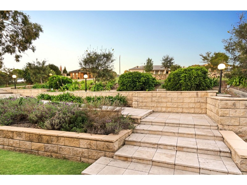 38 Amber Grove, Bolwarra Heights NSW 2320