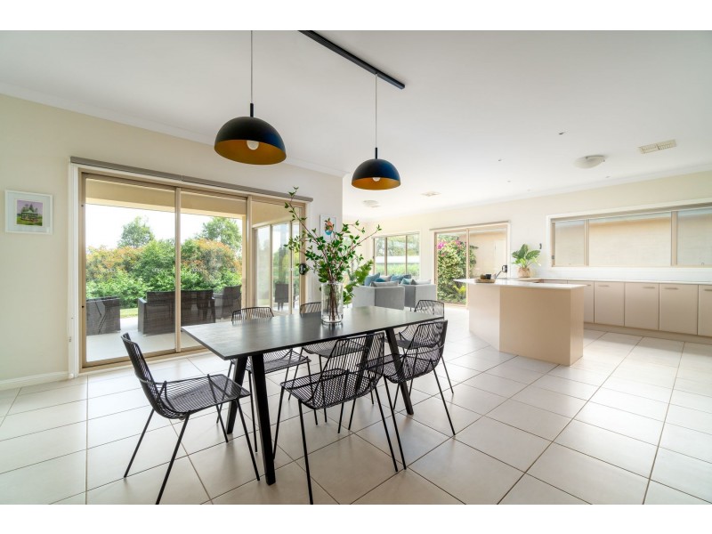 38 Amber Grove, Bolwarra Heights NSW 2320